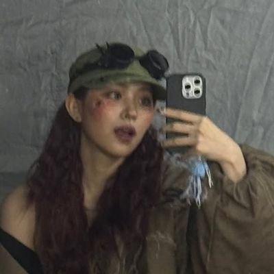 simasim_s's profile picture. currently off the grid