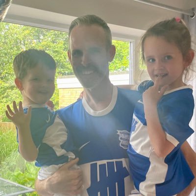 Journalist, PR and Comms professional. Passions for football and cricket ❤️Alex 💙Darcie 💙Freddie. #BCFC #KRO