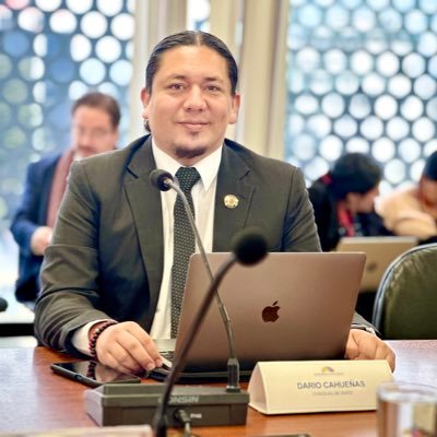 • 2do Vicealcalde @MunicipioQuito • Abogado ⚖️ Gestor Cultural y Comunitario 🎭 Músico 🎶