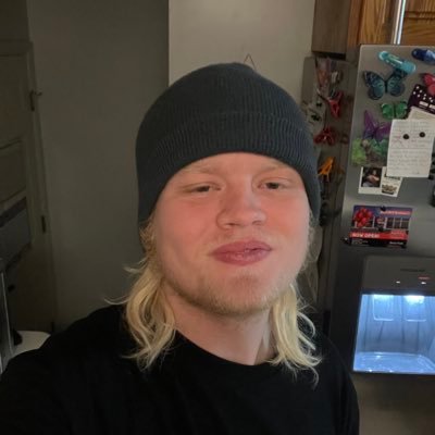 CC for @teamswagtsa | Over 800k views | CrackHead shit poster | I use twitter as a journal cause I hate writing | CEO of Tier 7 APEX LEGENDS -AstraL