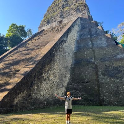 livestaylow's profile picture. 