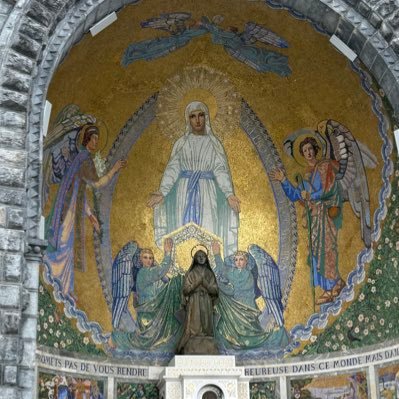 HikingLinds's profile picture. ✝️Roman Catholic📿CHRIST IS KING 👑