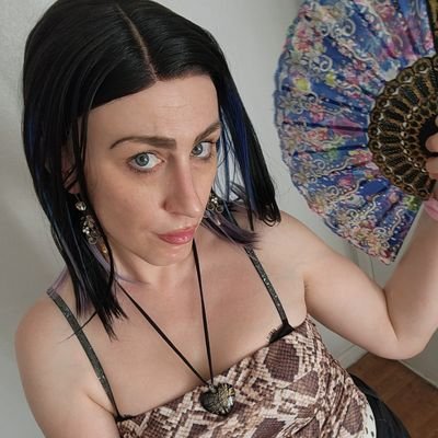 COMMIEDGURL🌈 Profile