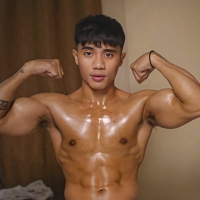 Age 27/5'7 Straight 📍On PrEP , 📍Forhire 📍Model📍Dm for details https://t.co/8kkGWitLhU