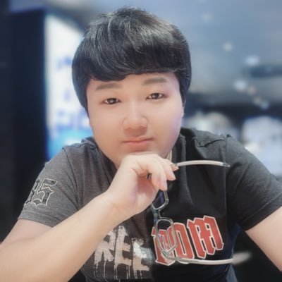 🇸🇬シンガポール情報発信中/❤️人生理念:愛||忠誠||挑戦/🇯🇵新日大使🇸🇬/🌏国際開発・グローバル開拓者/👥1on1相談/🧠ICF認定資格コーチ/WEINSTUDENTS /🔮SHIRUBE十八期/☘️SDGs関心者/🎤カラオケ大好き/月がいつも綺麗☺️✨/インスタもよろしくお願いします〜👇
