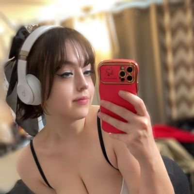I offer body massage, multiple. ,Pussyfooting/licking anal fucking, oral, blowjob, pussy fucking, titties fucking, creamie pie, foot worshiping, kissing, fing