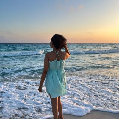 girlsoldw0rld's profile picture. too good to be true