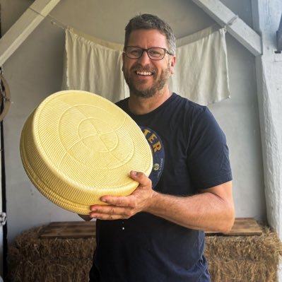 Quesos naturales de leche cruda. Asesoro queserías y formo queseros. — Natural raw milk cheeses. I advise creameries and train cheesemakers.