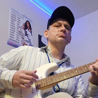Berklee School of Music
Musician, Singer-songwriter
https://t.co/jfQCy9vbBW
https://t.co/dJ773AJoxj