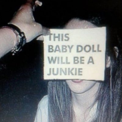 traumakinky's profile picture. یکی از شخصیت‌های تو سرِ یه آدم رندوم