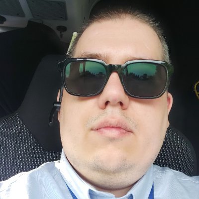 Gen λ • w odpowiedziach – Brutalnie celny • Fakty i Absurd elit • Ironia bez filtru • Świat jak radar: każdy ruch, nonsens, deklaracja • zero Teatru Cieni