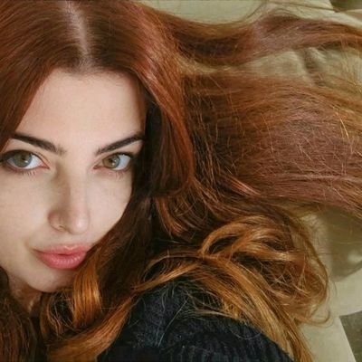 larad3lrey's profile picture. colorada por elección pero intensa por naturaleza ✨