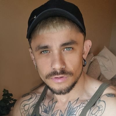 🔞 Adult content creator.
Open for collabs and sharing experiences.
https://t.co/vItzG8CDun