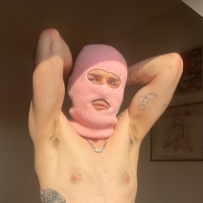 cagouleversa's profile picture. Mes pieds. Ton problème. 💸 Tu paies, tu lèches, tu masse, tu sers