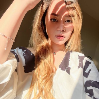 👗 Fashion Designer | Redefining Elegance with Every Design 💫
From sketch to runway, I strive to create fashion that empowers and inspires 🚫NO PORN PLEASE
