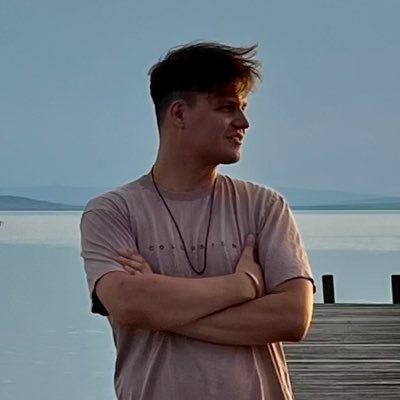 Born in 🇨🇿, 🇦🇺 Designer, currently leading development of an AI powered property management software in Nextjs and Expo.