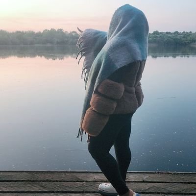 ruthonubie's profile picture. Adventurer, dreamer, and lover of all things creative. Join me on my journey! 🌟🌍✨