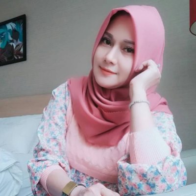 Jika ingin terlihat tinggi maka tundukan pandanganmu kebawah