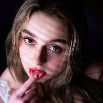 25 YO hey 🖤 hoping you want the gf experience. I should warn you, I’m freaky af😈 last account deleted at 3k so I had to use my old back up 🥲 🔞ADULTSONLY