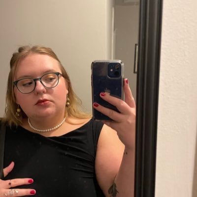 managing editor @poetry_daily // web editor @phoebejournal // gmu mfa // they/she