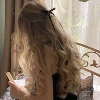 isabella (@caroluned) 's Twitter Profile