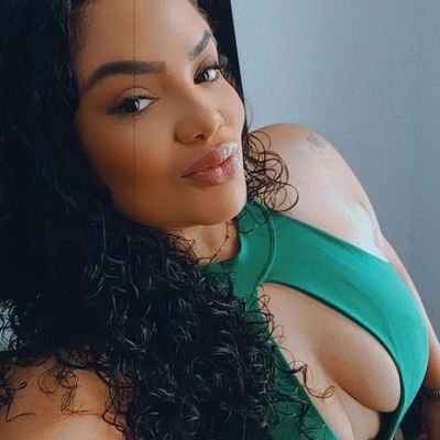 Se cada flor tem o seu tempo, eu aceito florescer no meu determinado momento.. 🦋
Instagram: @leirianathii