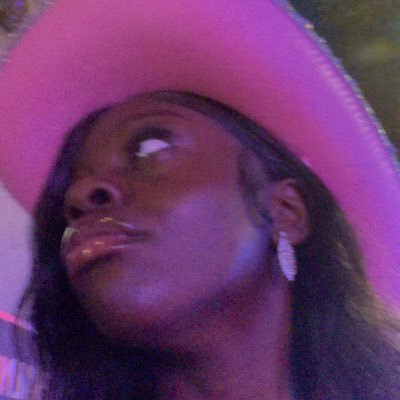 22ismysoulmate's profile picture. aye i’m just here to argue fr