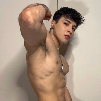6’3 hung demon and a gaymer… with an OF 🔞 NO PPV https://t.co/Pcg6BwSdwM owner of @suxxxshop