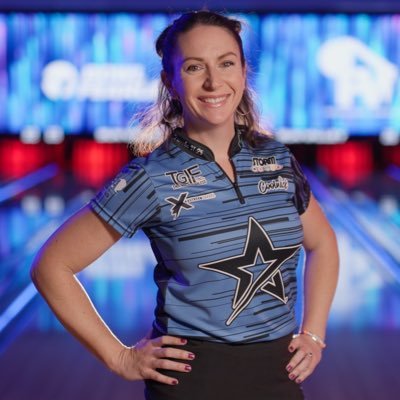 IG: @stefaniej_pwba 👨👩👧👦 💑🎳🥰💕🏆👧🏻👦🏻 Mom. Wife. Bowler. Friend. Entrepreneur. World Champion.