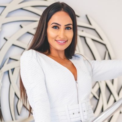 hither_mann_67's profile picture. £250M Sport Fund | 100% Property Bridging | 📈💃 World 1st Female Trading Educator | Business Mentor 📍Monaco🇮🇩 London 🇬🇧 Dubia