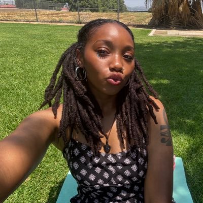 kamaristar_'s profile picture. 🥬💋Healer, Holistic practitioner, Actress🌙✨