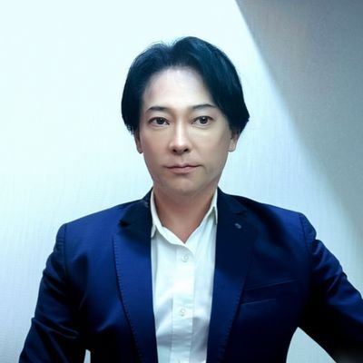 (特非)大阪府中途失聴・難聴者協会:理事∥労働と文化芸術に於ける聴覚アクセシビリティの課題解決。当ACはカジュアルな発信を目ざします。日本手話勉強中。(一社)全難聴。福祉系大学修了。