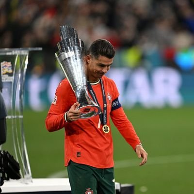 DevlinReigns's profile picture. i keep a stick for the war|
Tax Expert|Academic CertificateHandler|Passport Assistant|