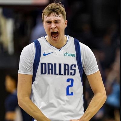Fan des Mavs et aspirant journaliste, je revendique mon amour pour Dallas sur le Roster. On y réalise pleins de projets et on espère que les efforts payeront 🤞