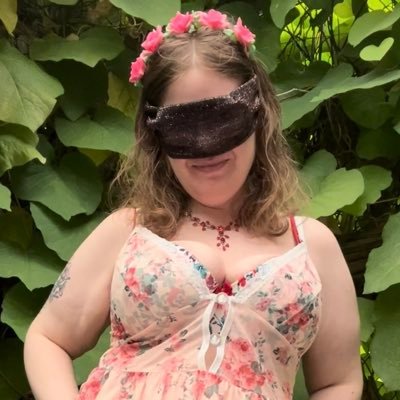 Cam, tele, chatt, filmer, kinky. Gratis OF och Fansly! Detta är mitt 18+ konto. Se mitt öppna konto här https://t.co/CQ1IadM90C