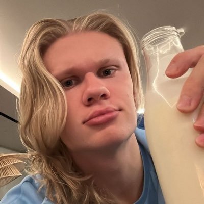 erlingarchive's profile picture. Part time footballer, full time Viking.