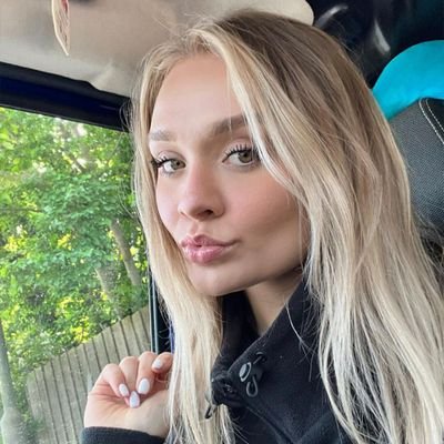 beckyydo's profile picture. Proud to be an Electrical engineer 

In whatever you do try to be good in it