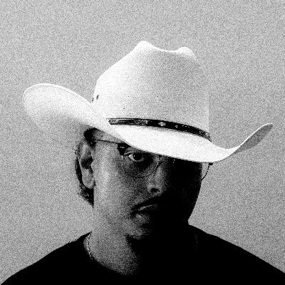 gflo_tx's profile picture. just a youngin’ with some cameras.