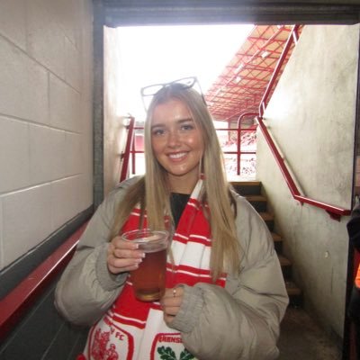 I create sports content, generally focusing on the EFL. Also, I present from time to time. Barnsley FC fan 🔴⚪️