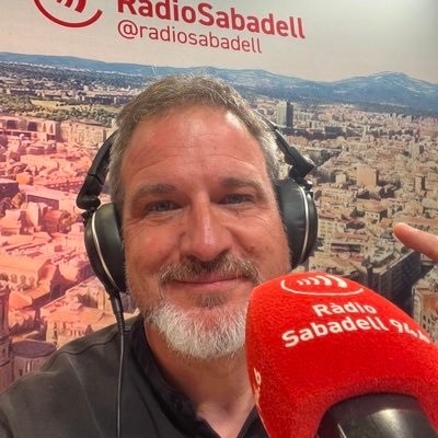 Marit, pare de l'Aleix i el Pau i periodista 🎙️ Cap d'Antena i d'Esports a @RadioSabadell. Narrador ⚽️ del @CESabadell. Aquí només coses meves