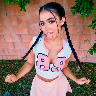 babevibehq's profile picture. Posting the hottest babes daily🔥 Follow for daily posts #F4F