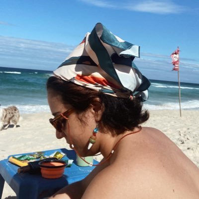 Nordestina vivendo umas aventuras no RJ. Mestranda em comunicação pela UERJ.