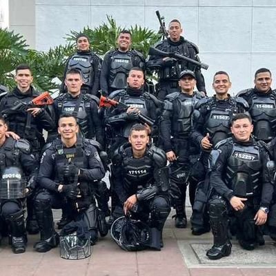 más derecho que el esmad, ex militar y padre de un policía, ley y orden, Dios y patria 🪖