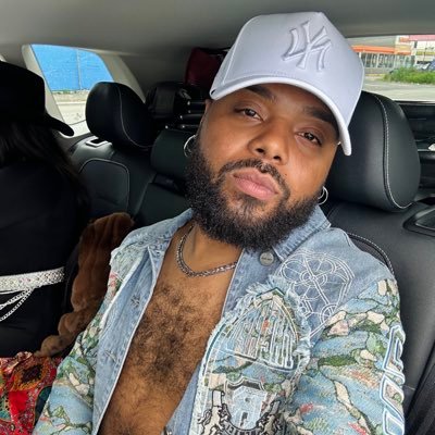 cr3ammachin3's profile picture. black • pisces • political junkie • r&b lover