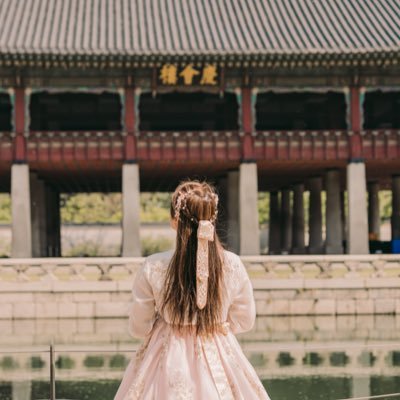 aishxjmn's profile picture. unless you're park jimin....