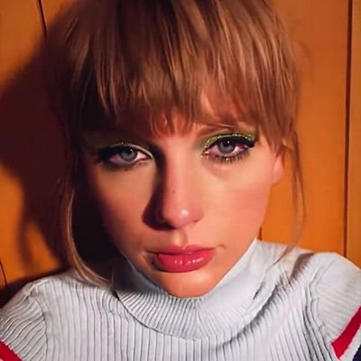 Ts1989Luz's profile picture. cala a boca 😒