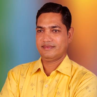 सबको अच्छे लगना जरूरी नहीं....
किसी की आँखों मे खटकना भी जरूरी है...!!