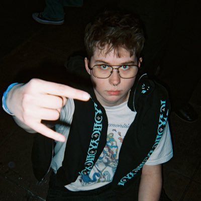 begbitch's profile picture. we’re just bad code.