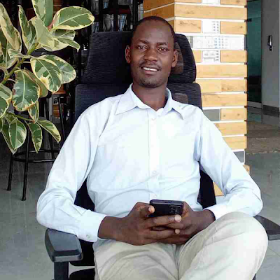 A good entrepreneur knows to distinguish and not to mix business with pleasure and business from family or friends.