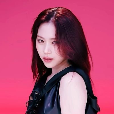 for itzyās center and main rapper shin ryujin